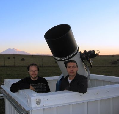 Image of the discoverers of comet ISON